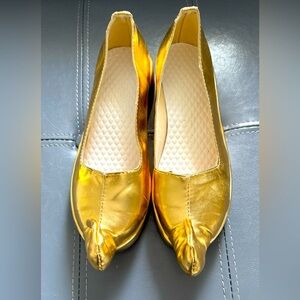 Princess Jasmine costume shoes in size 4-5